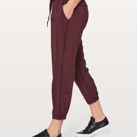 Lululemon Namaskar Crop - Picture 2 of 7